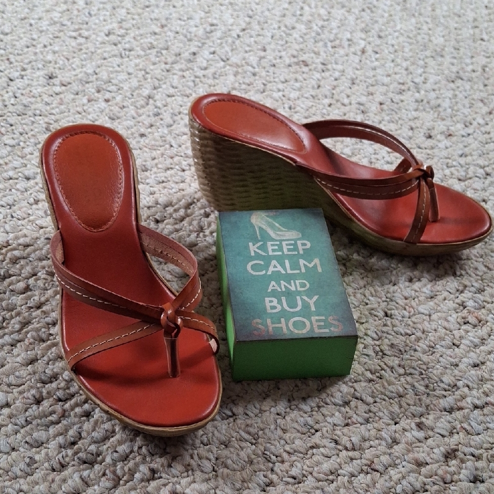 Worn Once Mila Paoli Coral Patent Leather Wedge Sandals Made  In Italy Size 7
